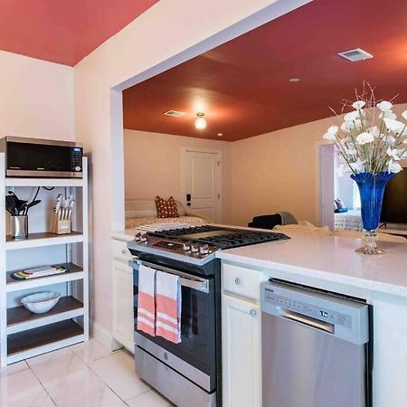 Blush And Bashful Germantown Two Bedroom Apartment Louisville Bagian luar foto