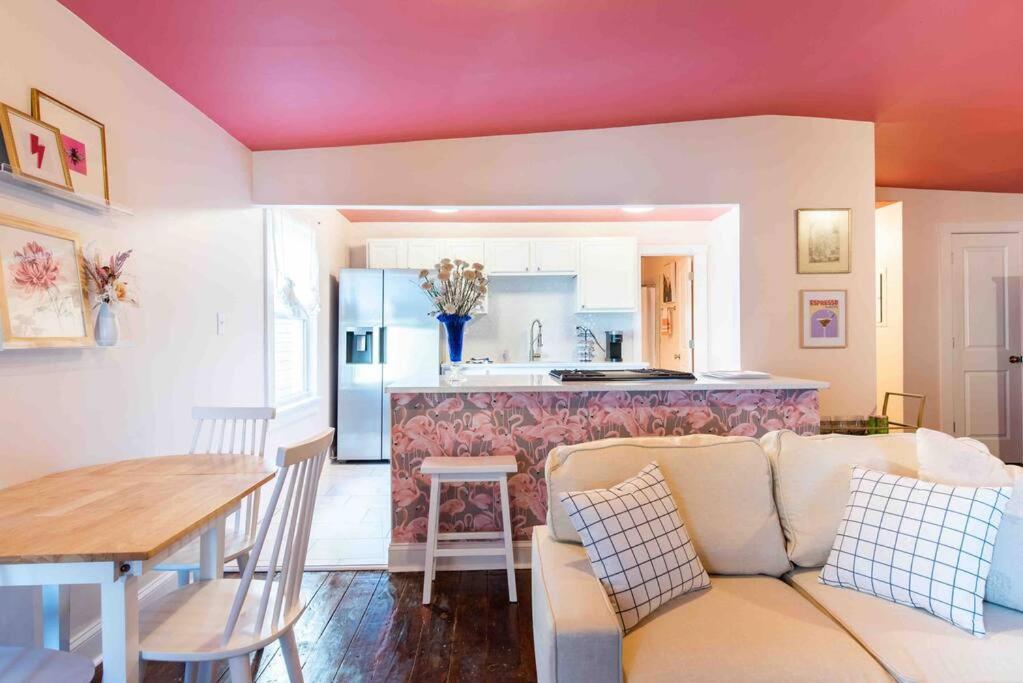 Blush And Bashful Germantown Two Bedroom Apartment Louisville Bagian luar foto