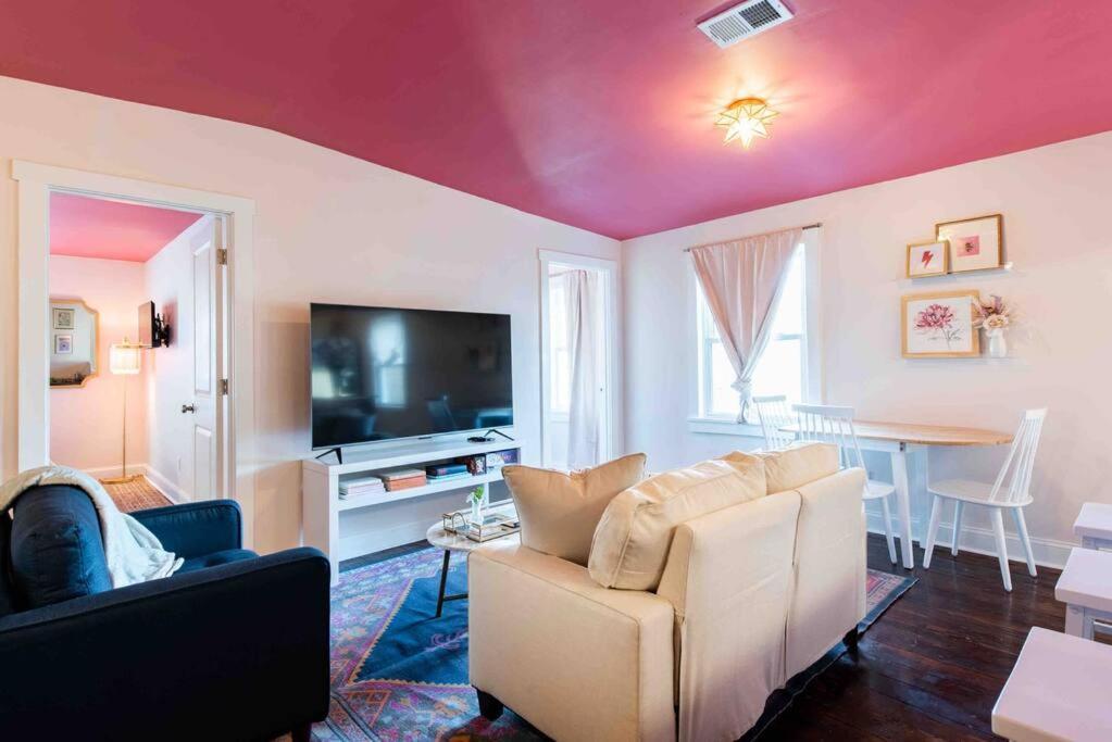 Blush And Bashful Germantown Two Bedroom Apartment Louisville Bagian luar foto