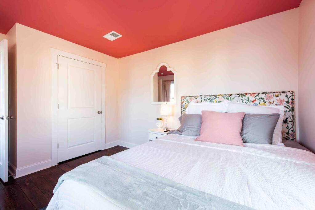 Blush And Bashful Germantown Two Bedroom Apartment Louisville Bagian luar foto